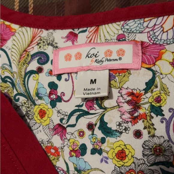 Red Scrub set - Picture 2 of 4